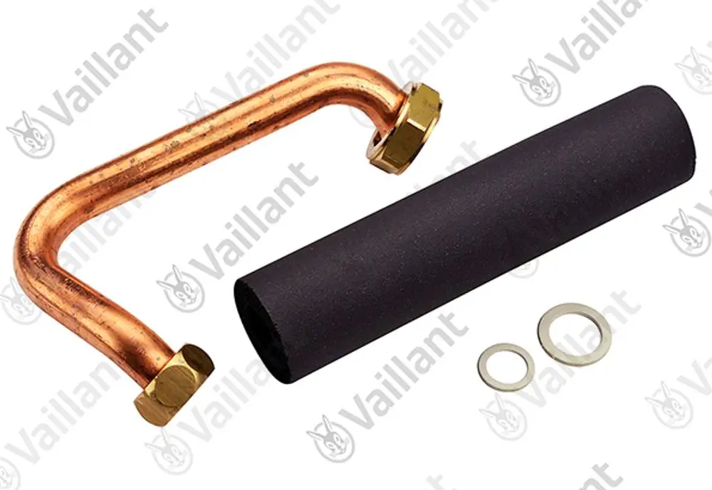Vaillant Rohr mit Isolierung, gebogen, aus Kupfer mit zwei Anschlussmuffen, daneben zwei Dichtungsringe.